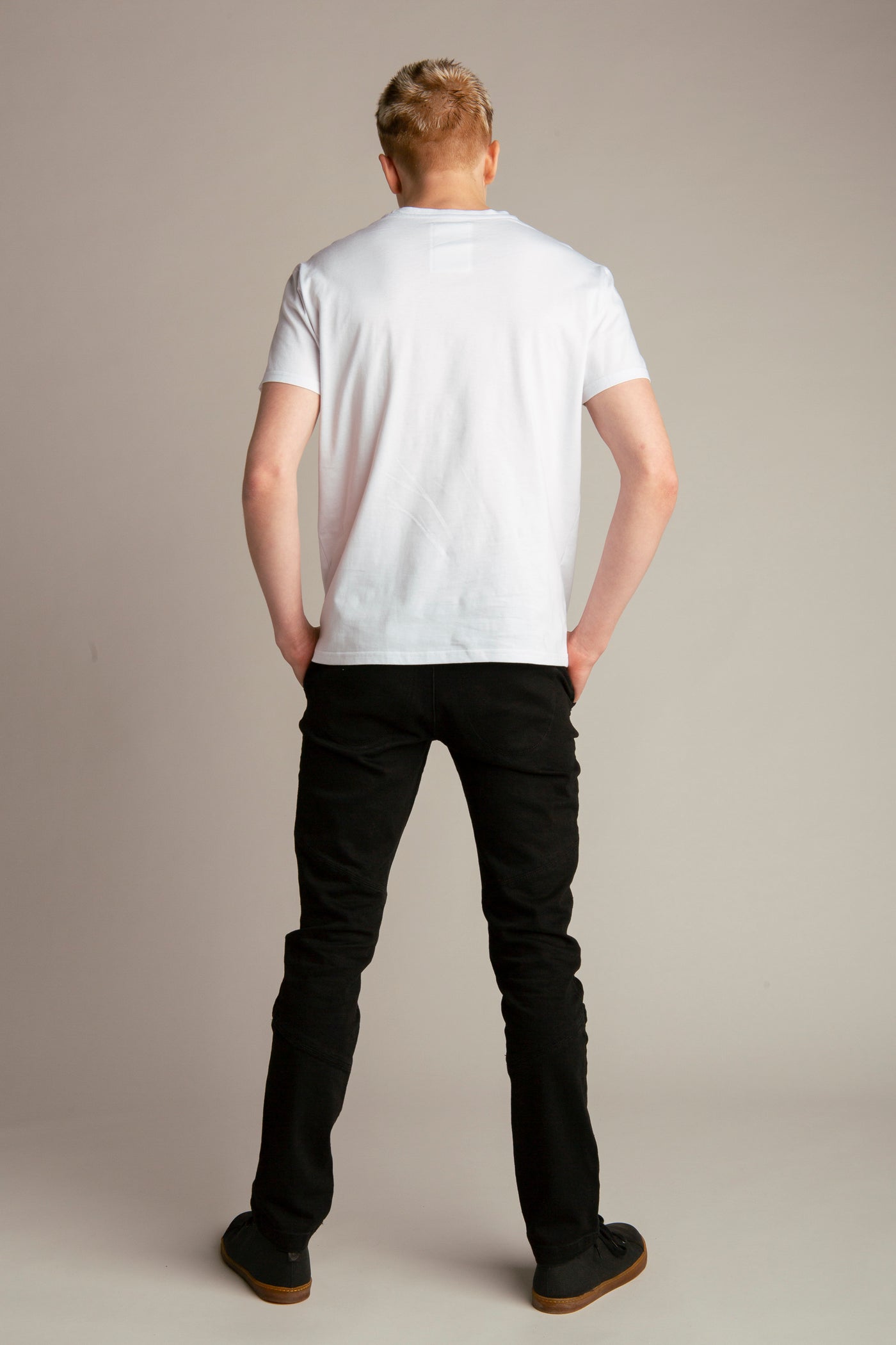 Basic T-shirt with arrow embroidery for men | White