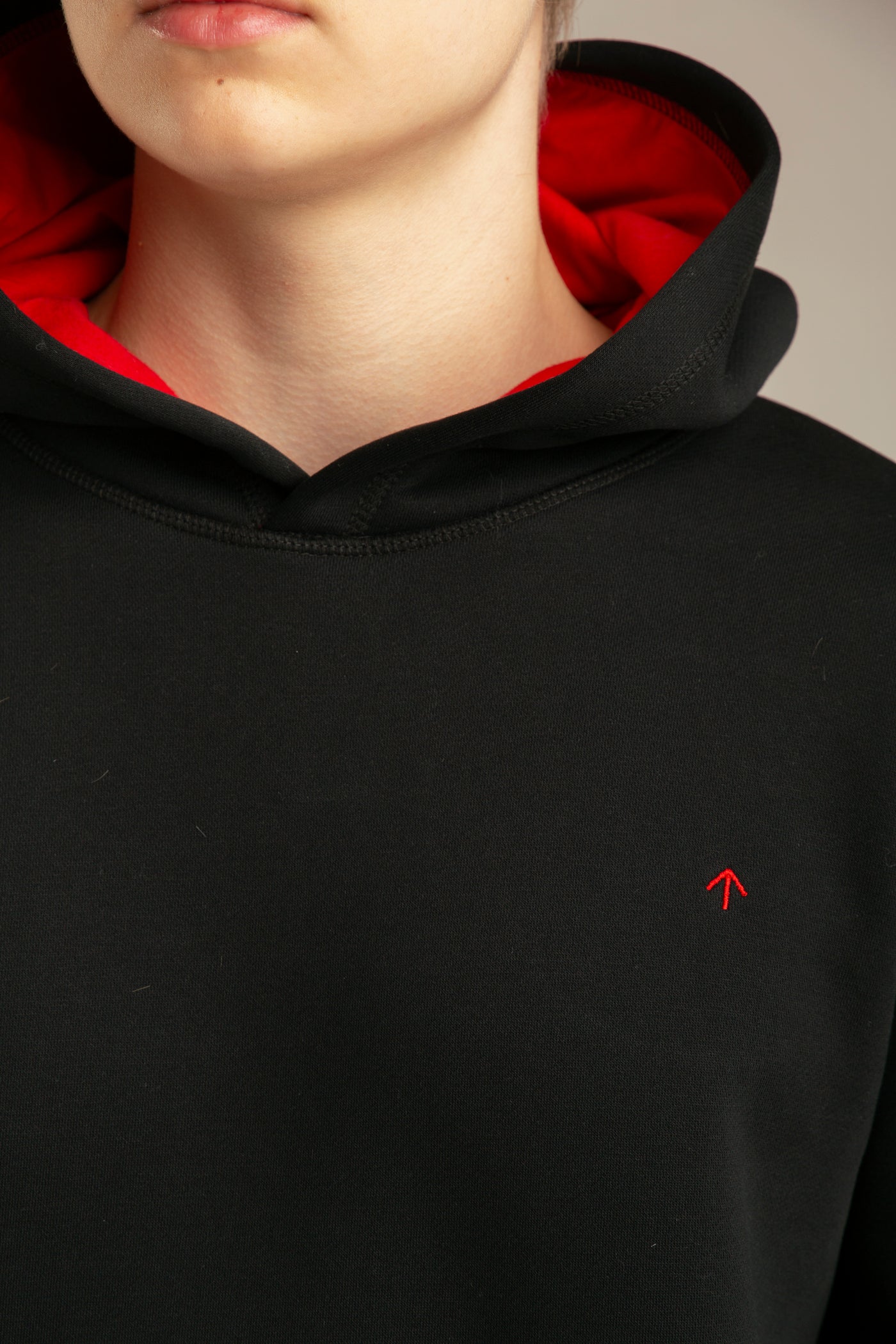 Hoodie with arrow embroidery for men | Black, red