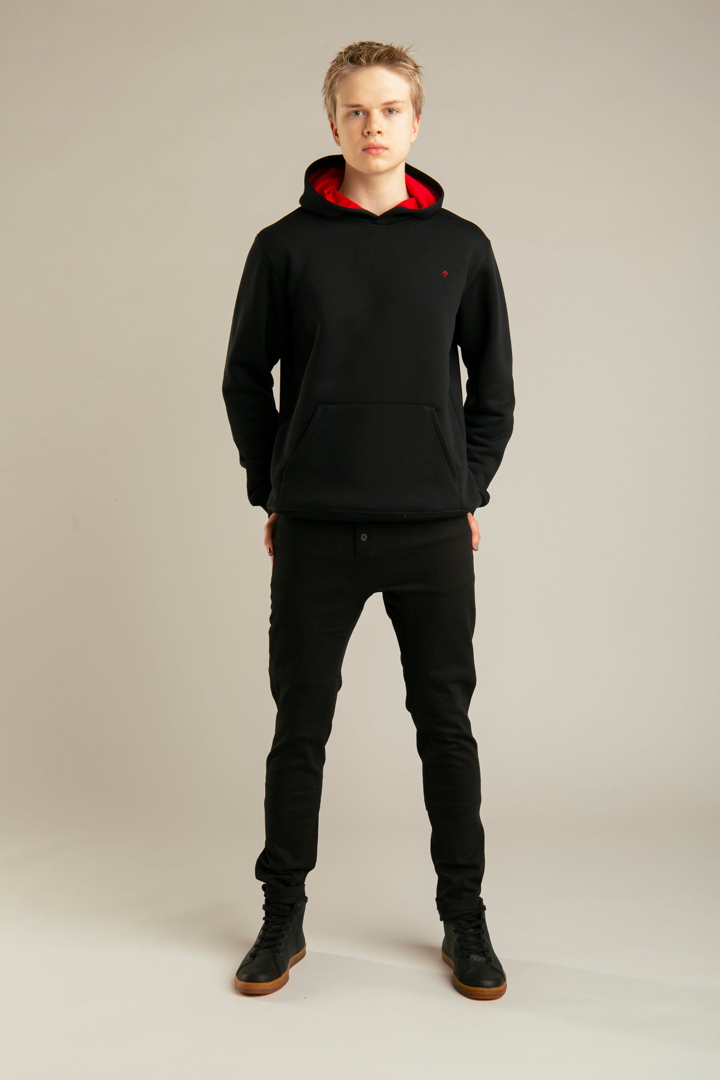 Hoodie with arrow embroidery for men | Black, red