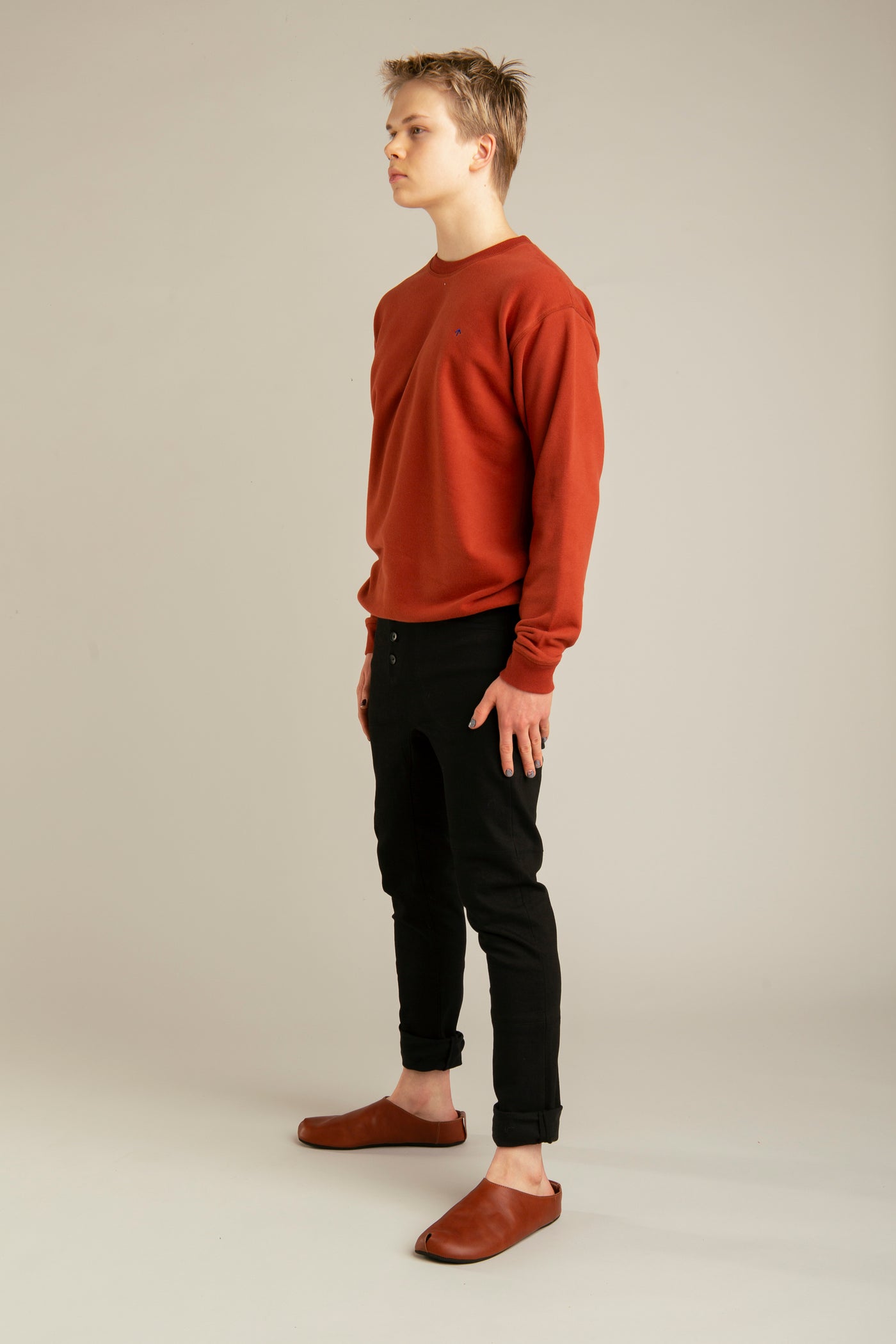 Basic sweatshirt with arrow embroidery for men | Brick red