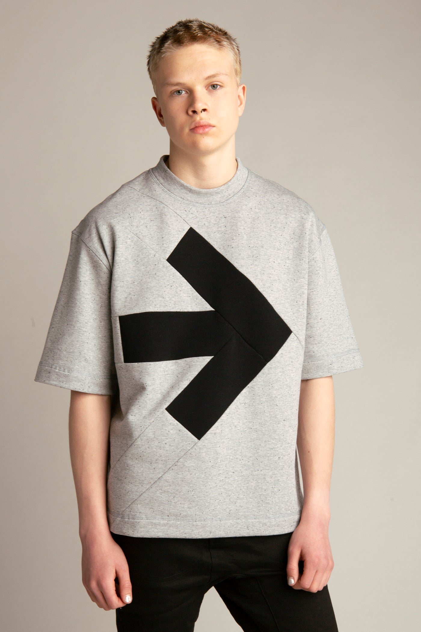 Men's Oversized T-Shirt with Arrow | Grey, black