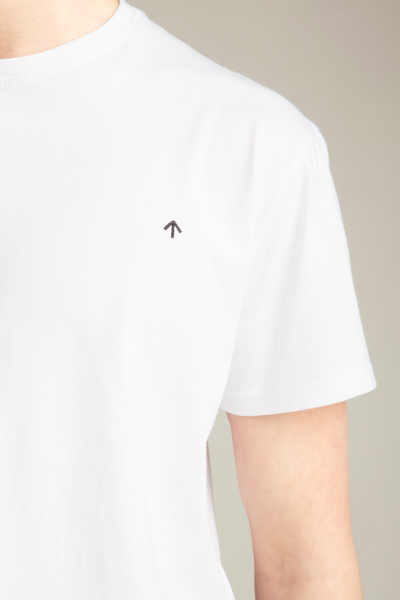 Basic-T-Shirt mit Pfeil-Stickerei für Herren | Weiß