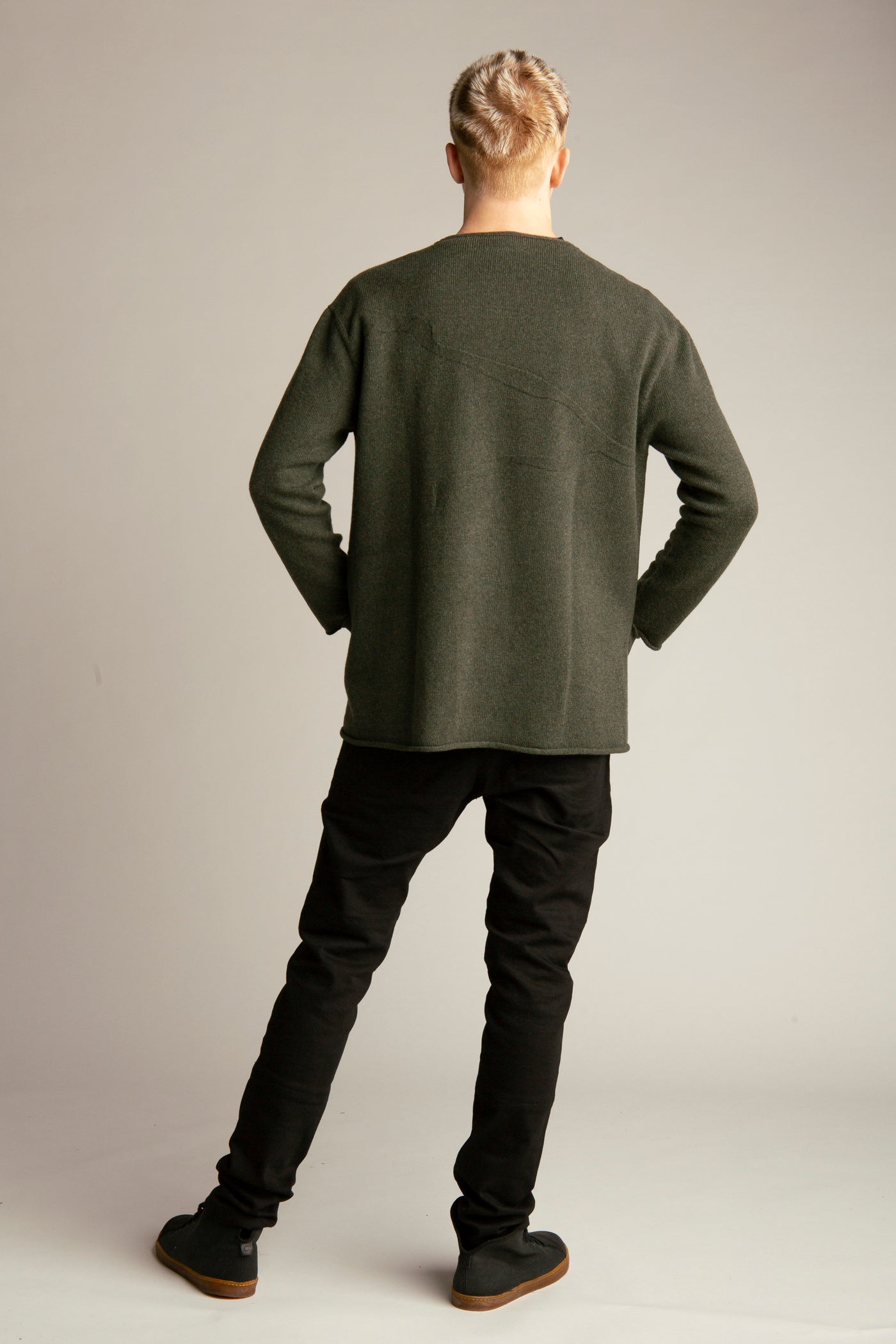 Seamless cardigan from recycled wool | Green