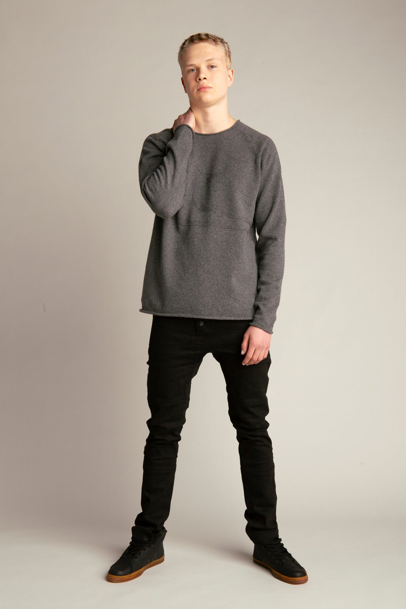 Seamless sweater from recycled wool | Grey