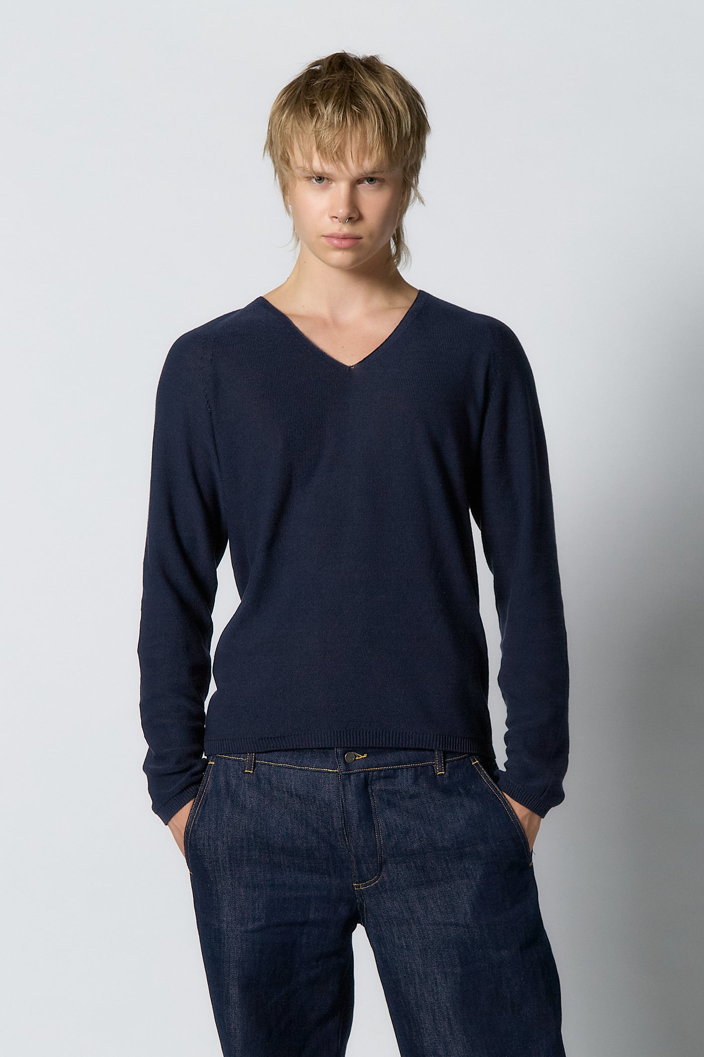 Seamless Knitted V-neck Sweater for Men | Dark blue