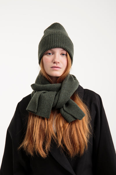 Seamless Unisex Wool Hat & Scarf Set | Green