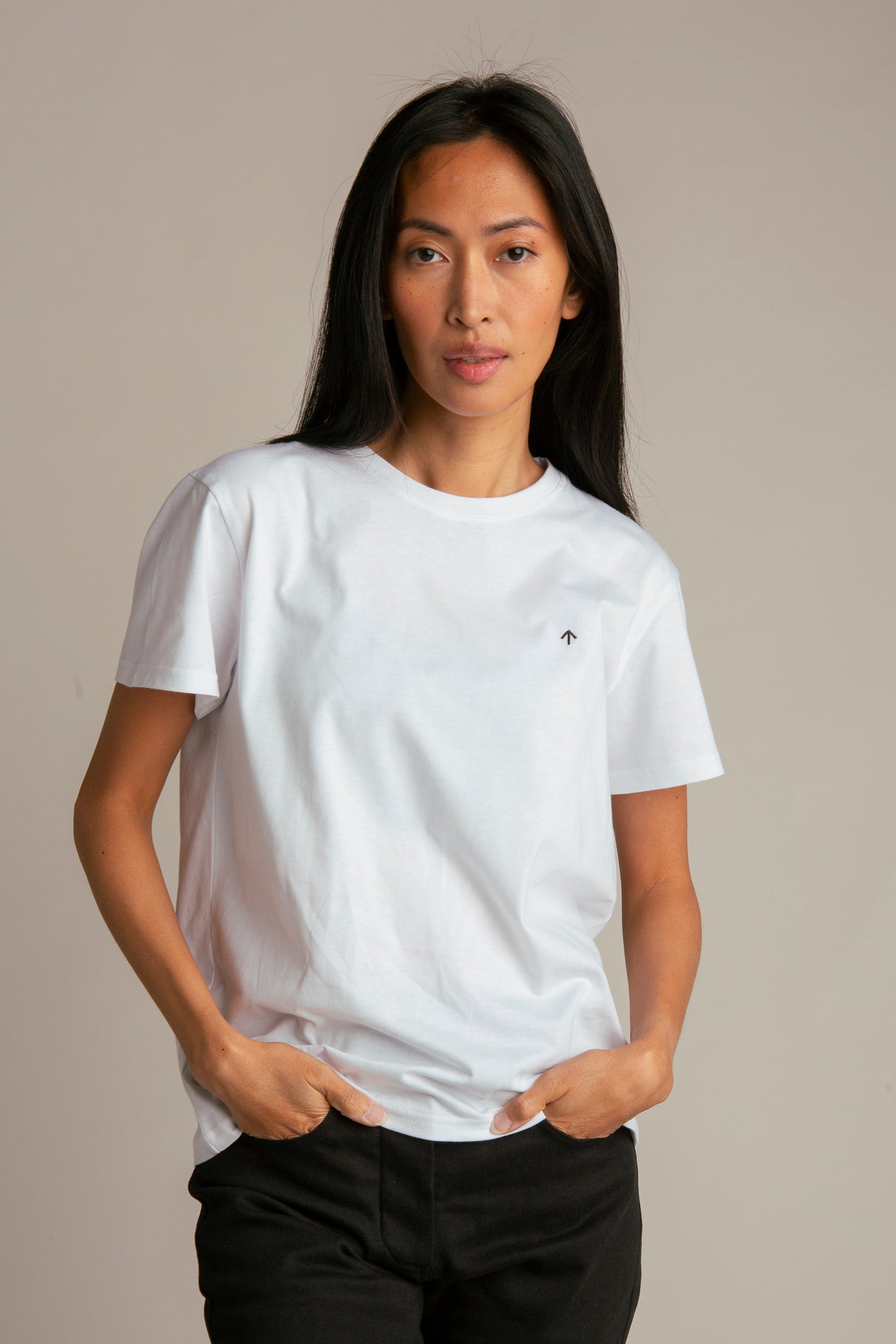 Basic T-shirt with arrow embroidery for women | White