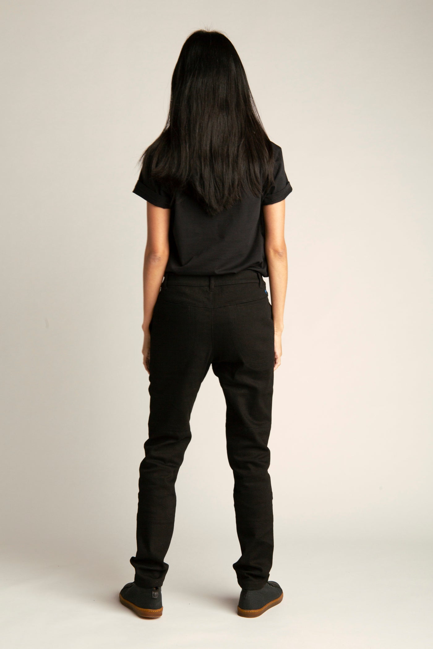 Asymmetrische Jeans | Schwarz