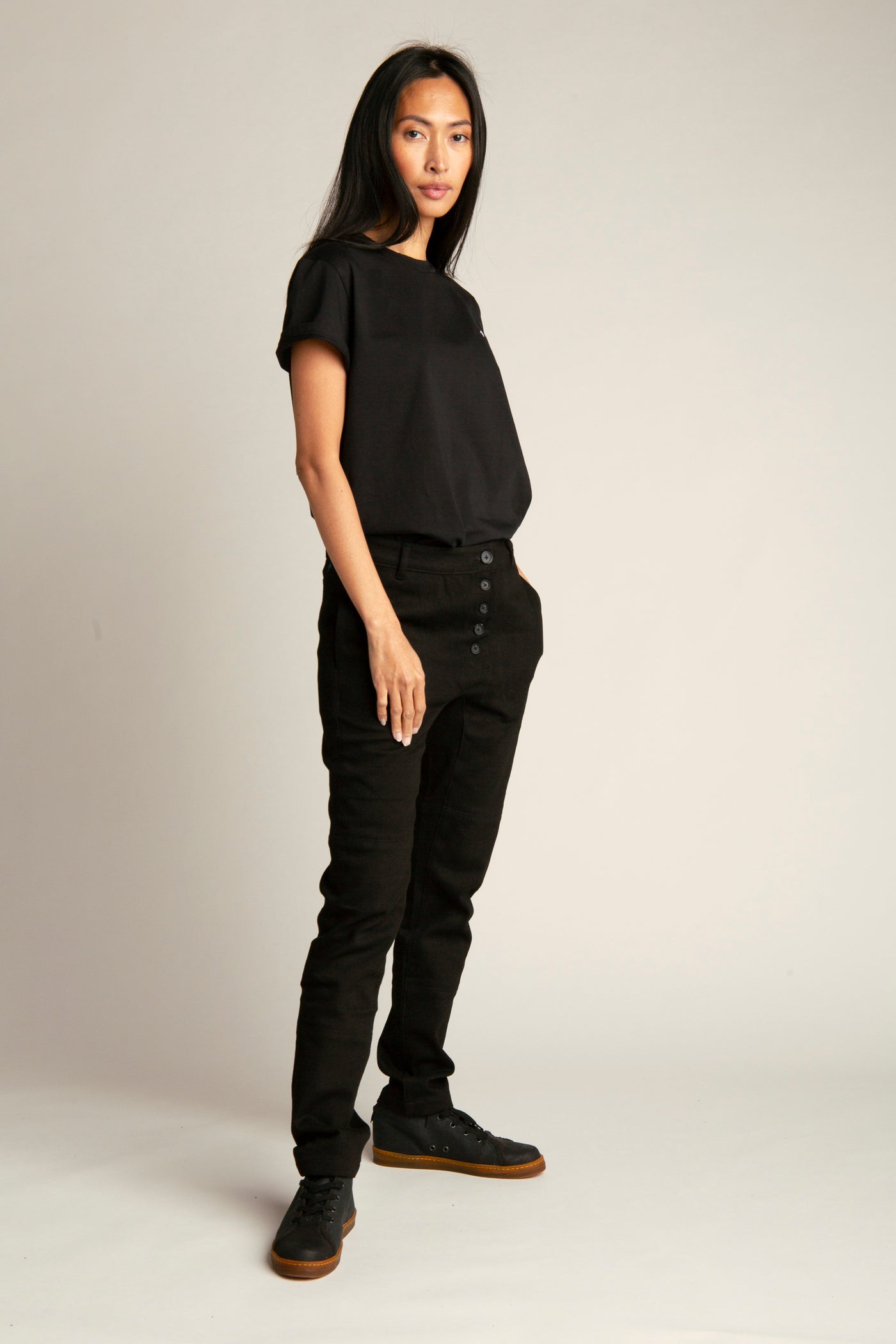 Asymmetric jeans | Black