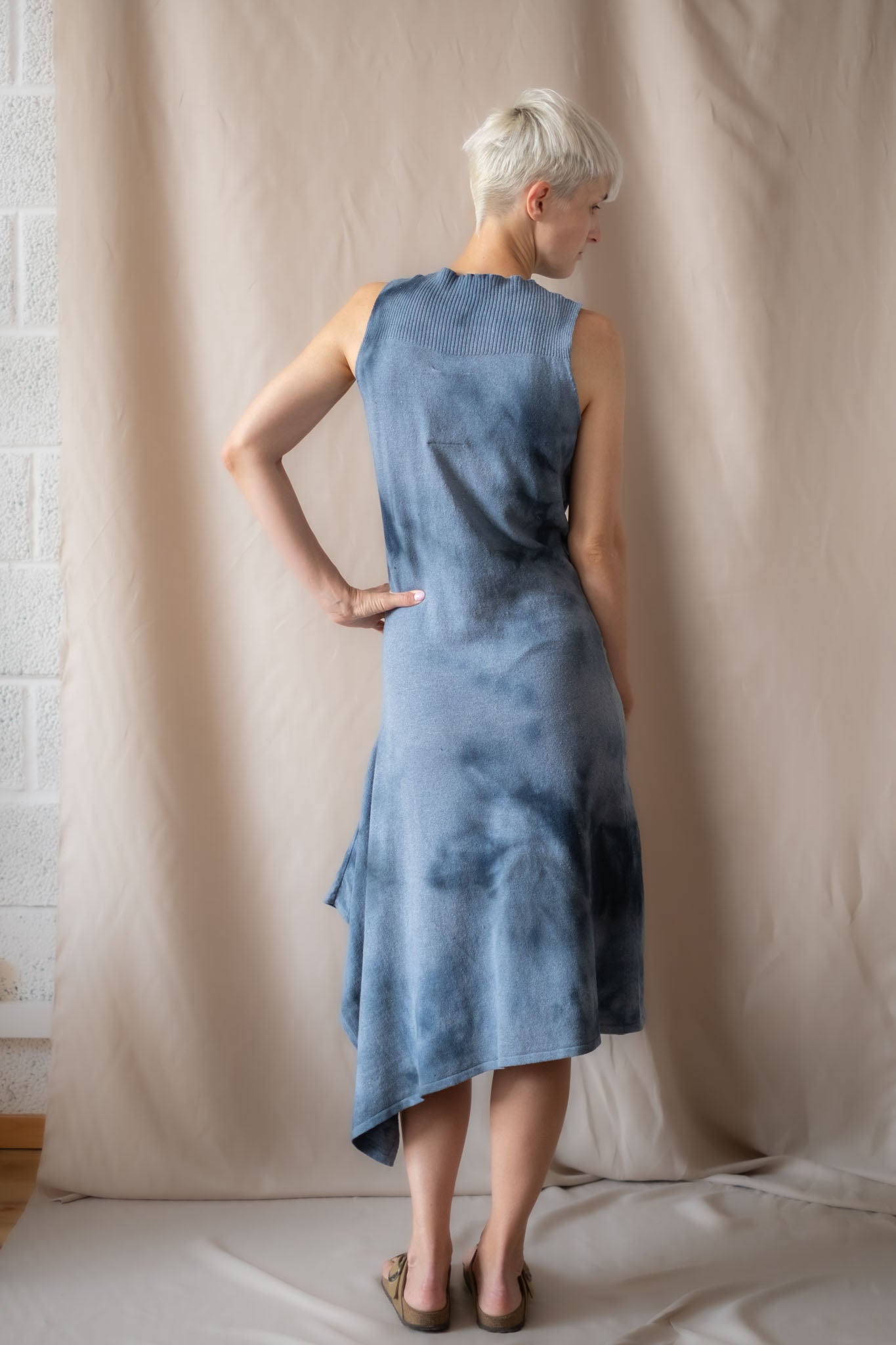 Knitted dress from recycled denim | Blue tie-dye