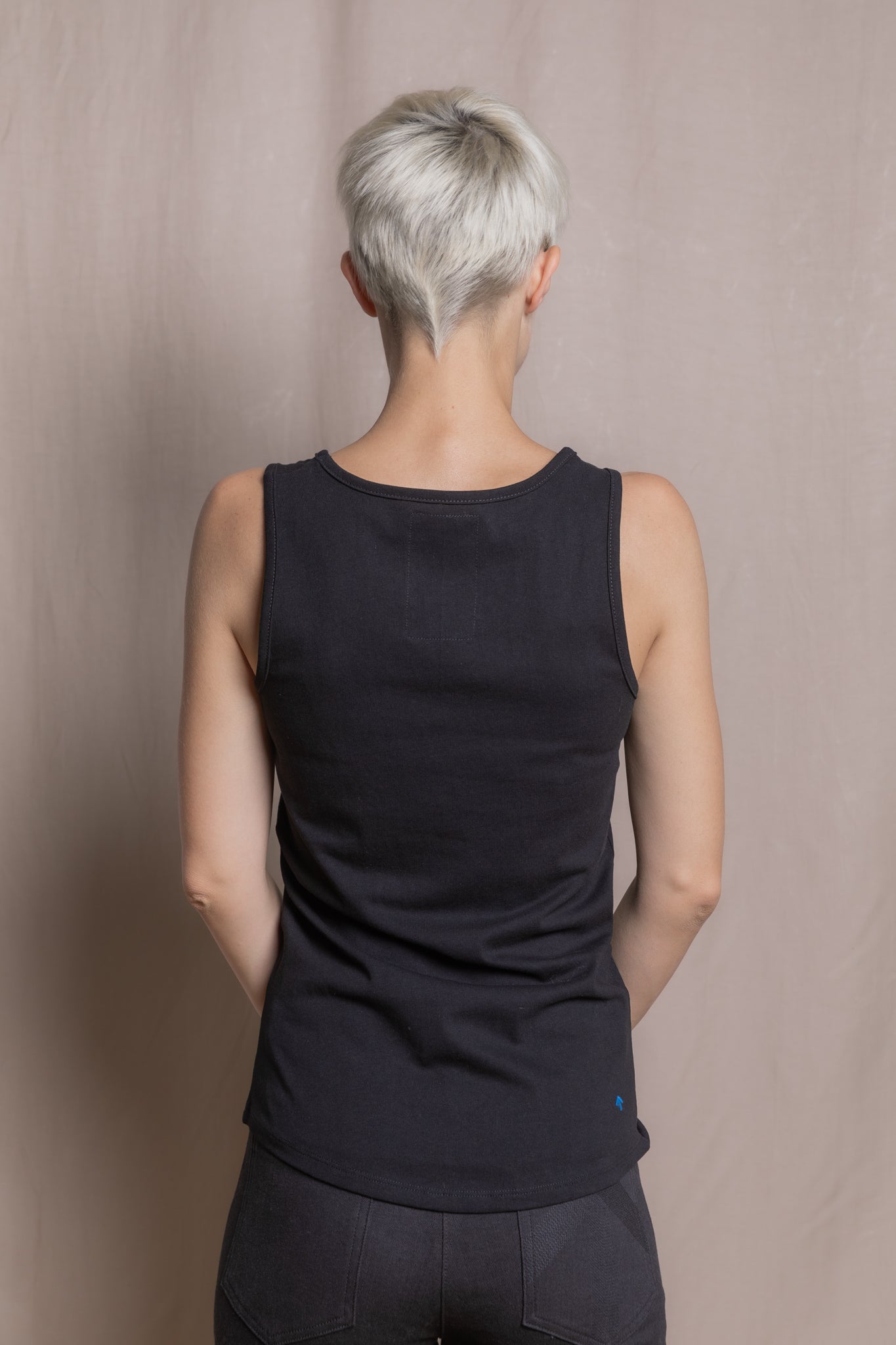 Up-shirt for women, tank top | Black, white - Reet Aus