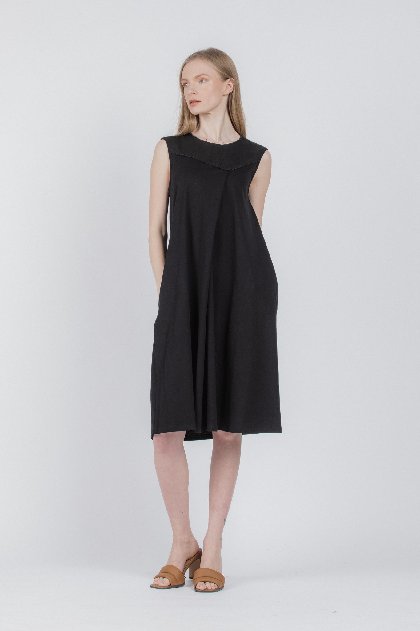 Asymmetric dress with yoke | Black - Reet Aus