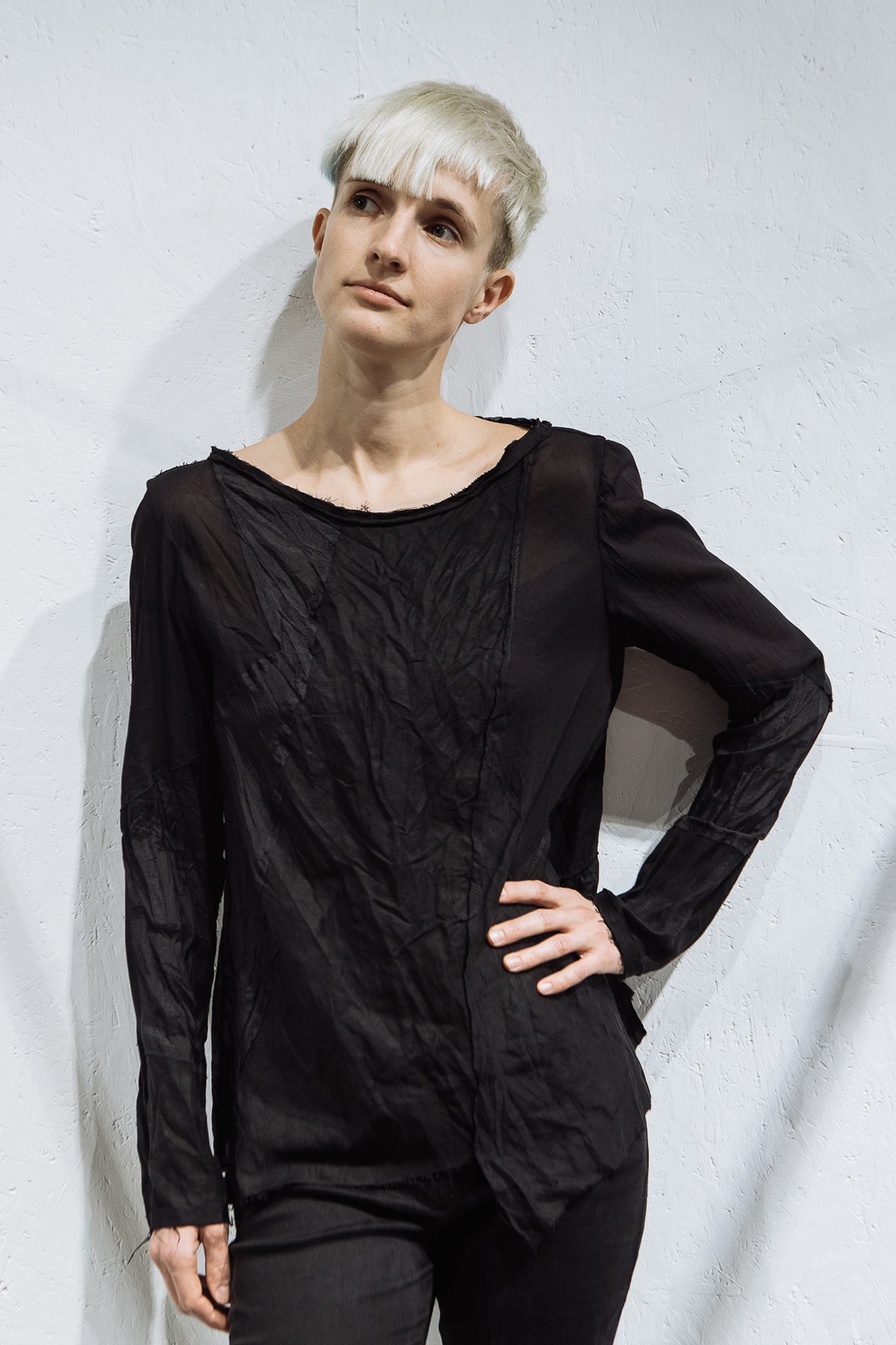 Locally upcycled silk & linen blouse | Black - Reet Aus
