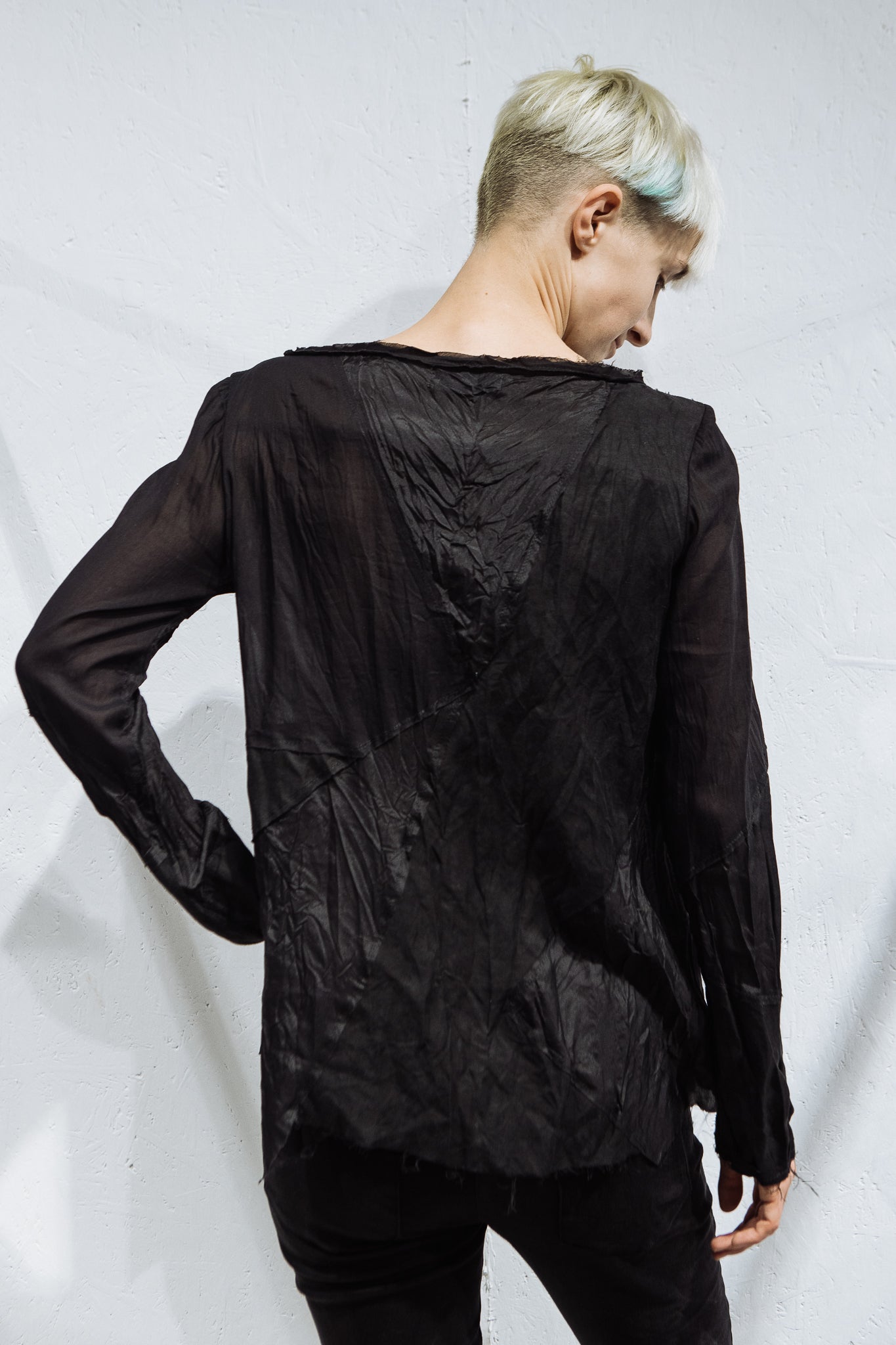 Locally upcycled silk & linen blouse | Black - Reet Aus