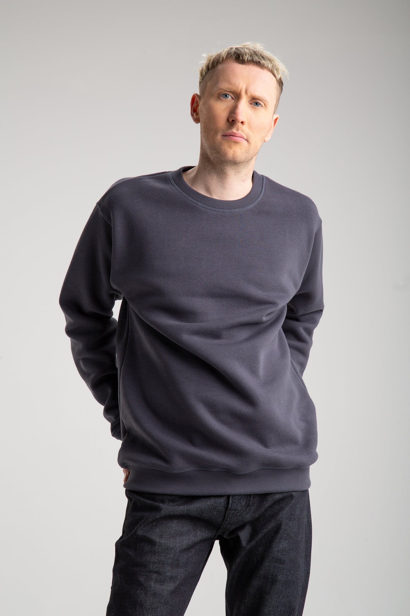 Basic sweatshirt for men | Dark Grey