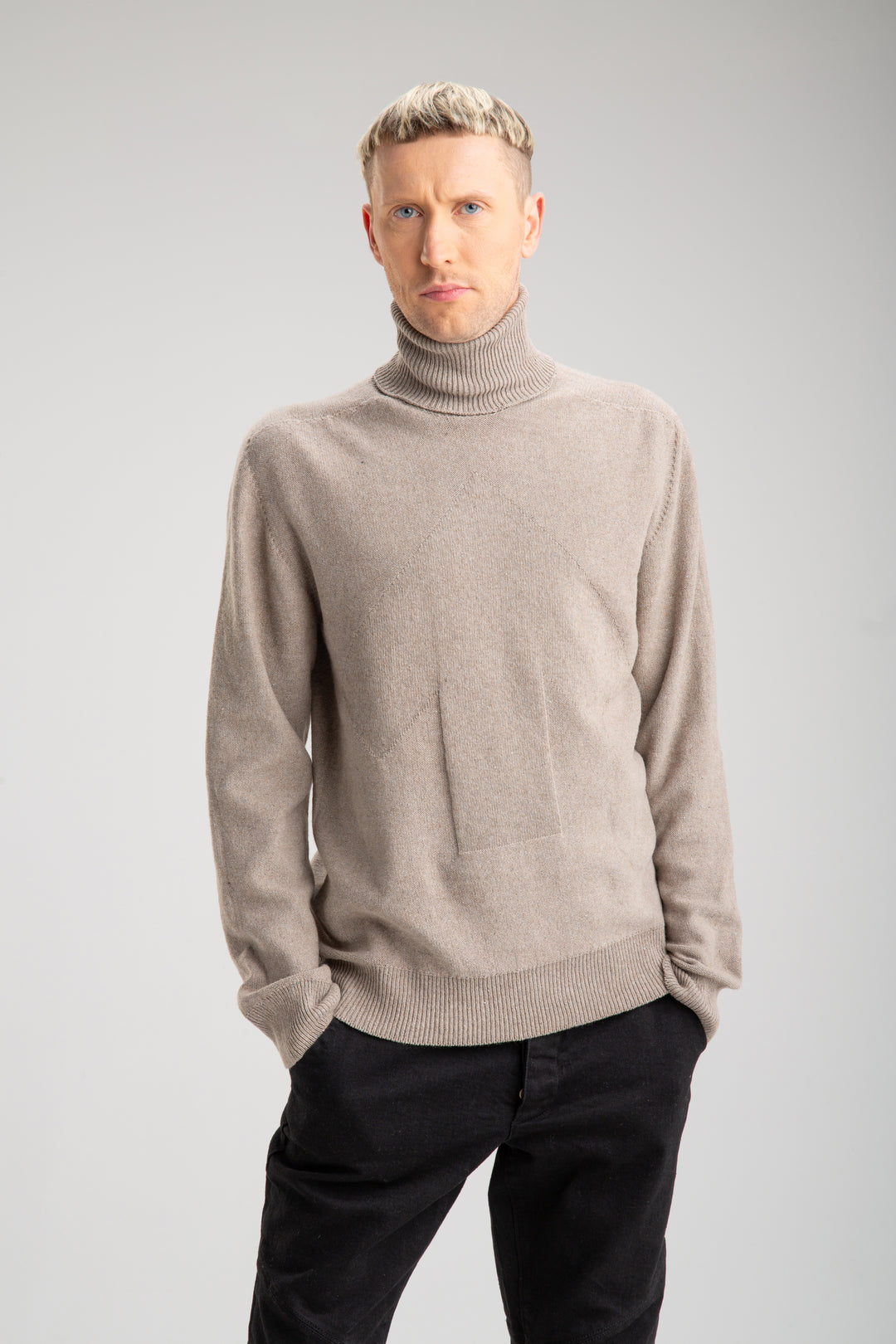 Men s seamless turtleneck sweater Beige
